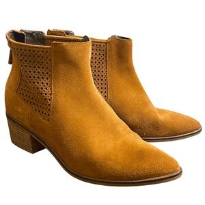 Cole Haan Val Pointed Toe Ankle Boots British Tan Suede Neutral  7.5 B